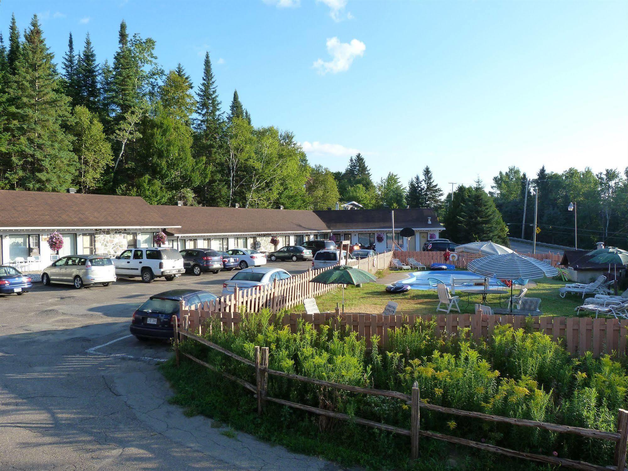Motel Des Pays D'En Haut Валь-Даві Екстер'єр фото
